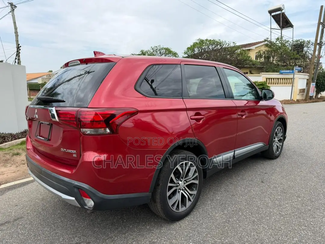 Mitsubishi Outlander SE FWD 2017 Red