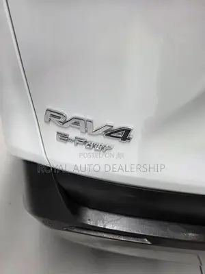 Toyota RAV4 XLE AWD 2023 White