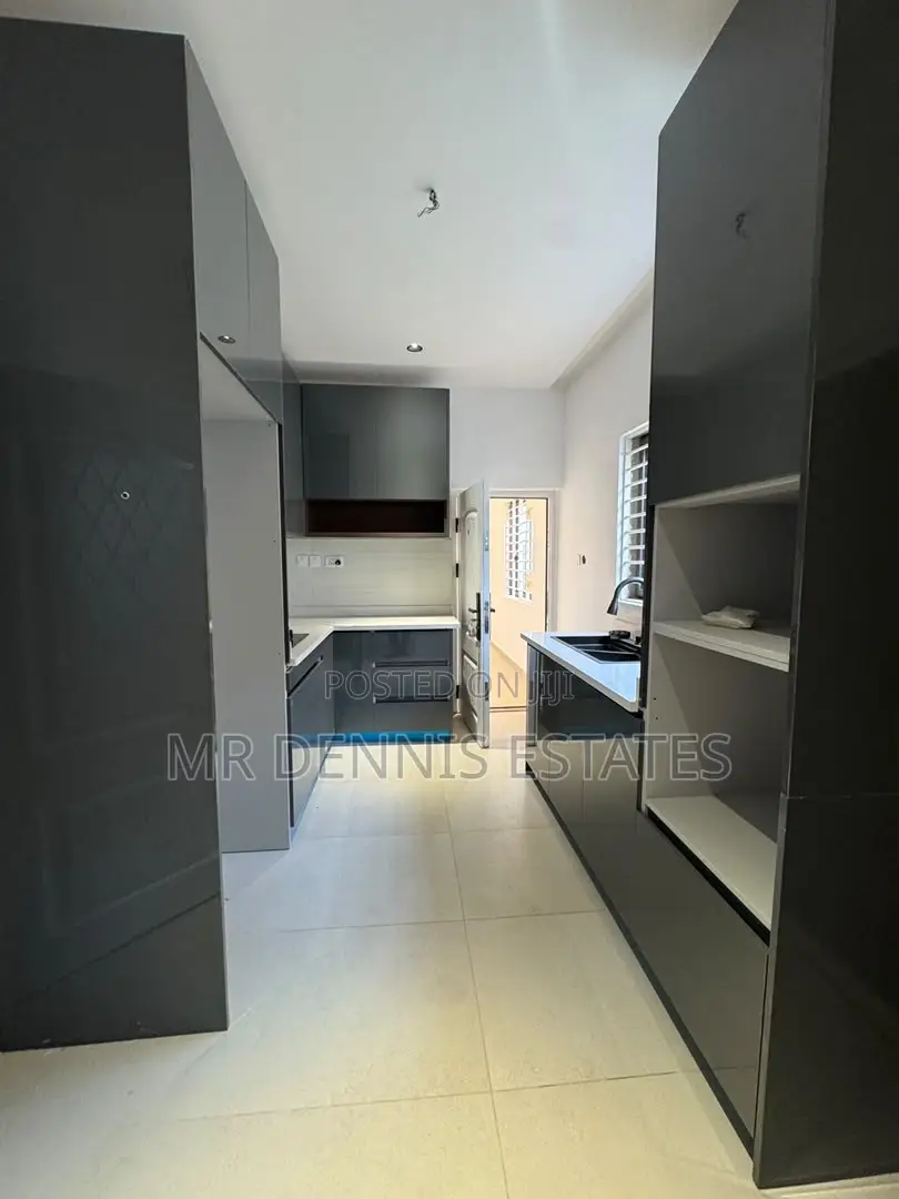 3bdrm House in Ablekuma - Pokuase for sale