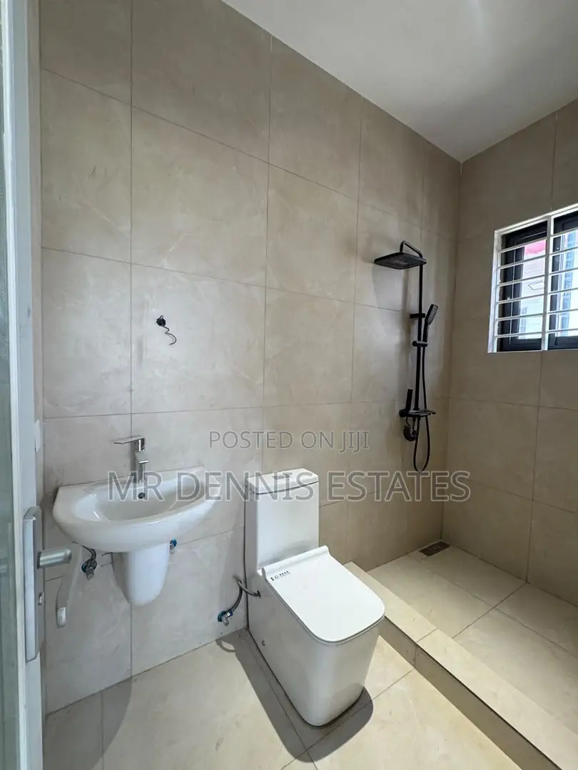 3bdrm House in Ablekuma - Pokuase for sale