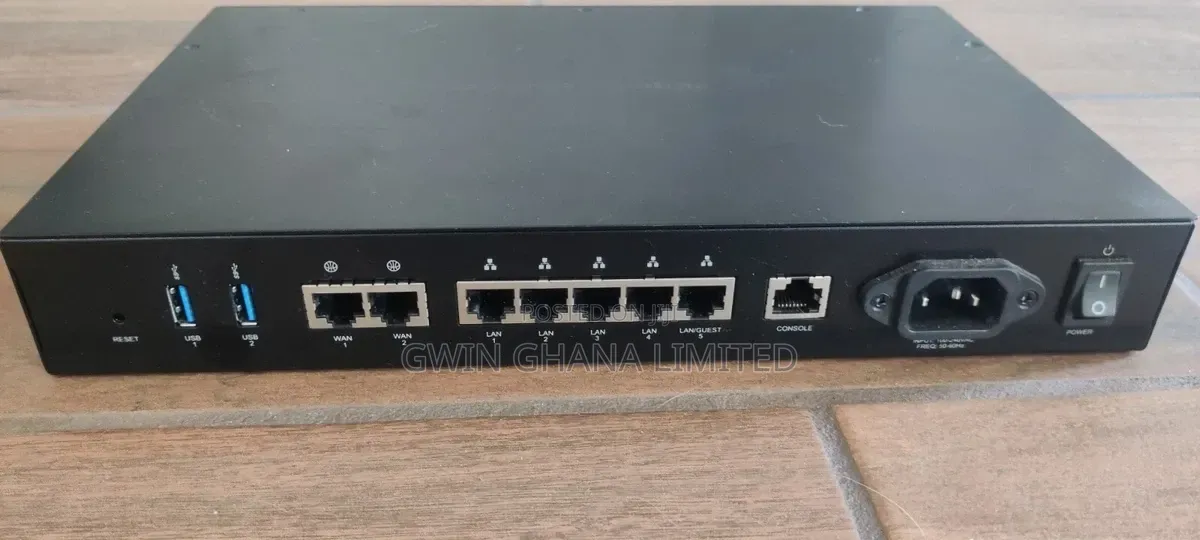 Pakedge RK-1 Dual-Wan Gigabit Router