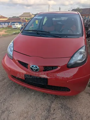 Toyota Aygo 1.0 5-Door 2008 Red