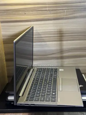 Laptop HP ZBook Firefly 14 G7 8GB Intel Core i5 SSD 256GB