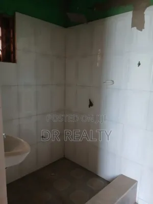 1bdrm Apartment in West Hills Mall for rent
