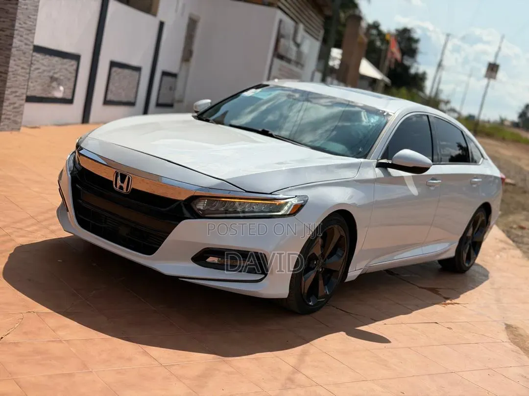 Honda Accord 2018 Off white