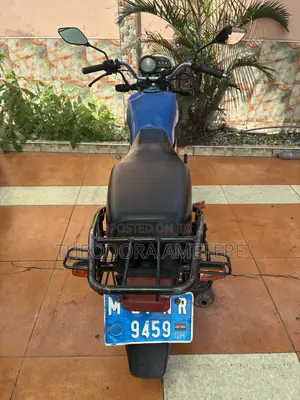Honda CB 2024 Blue