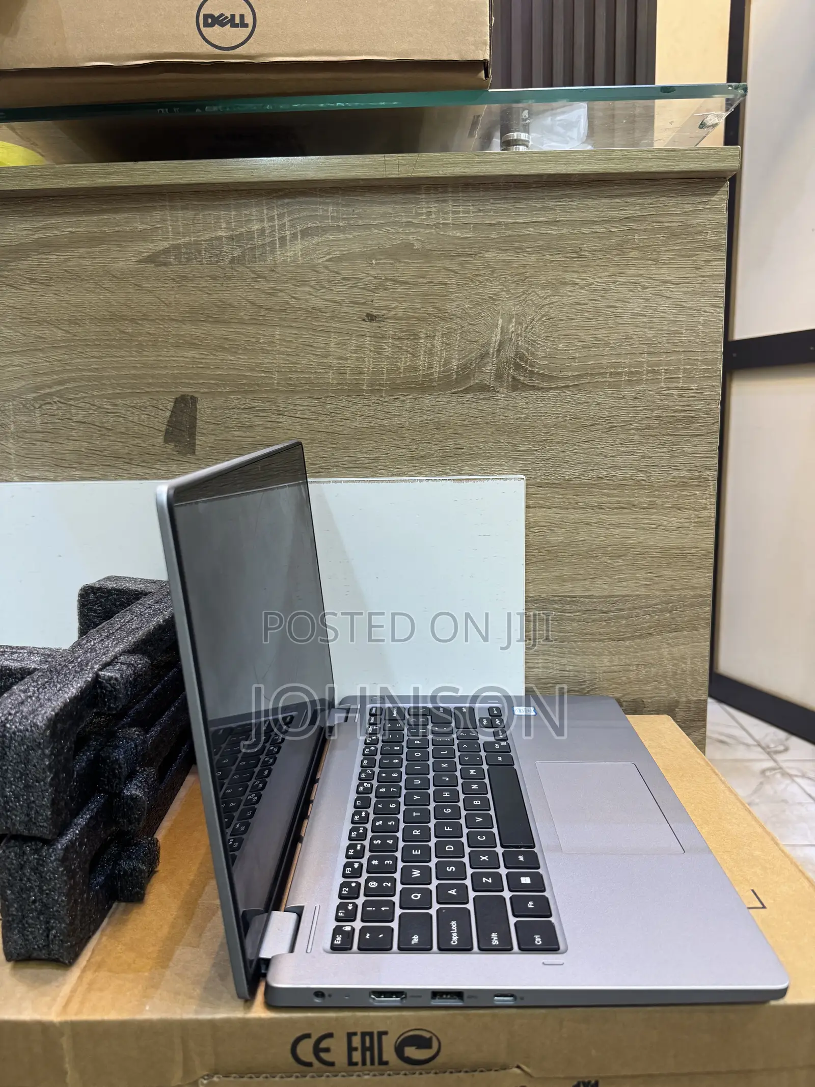 Laptop Dell Latitude 3310 2-in-1 8GB Intel Core i5 SSD 256GB