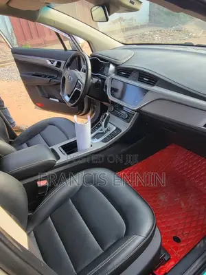 Geely Emgrand EV450 2018 Gold