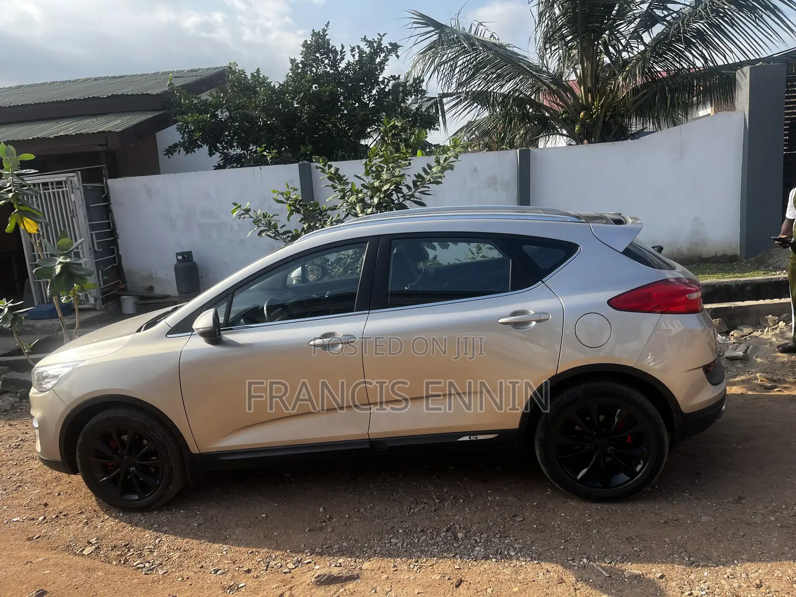 Geely Emgrand EV450 2018 Gold