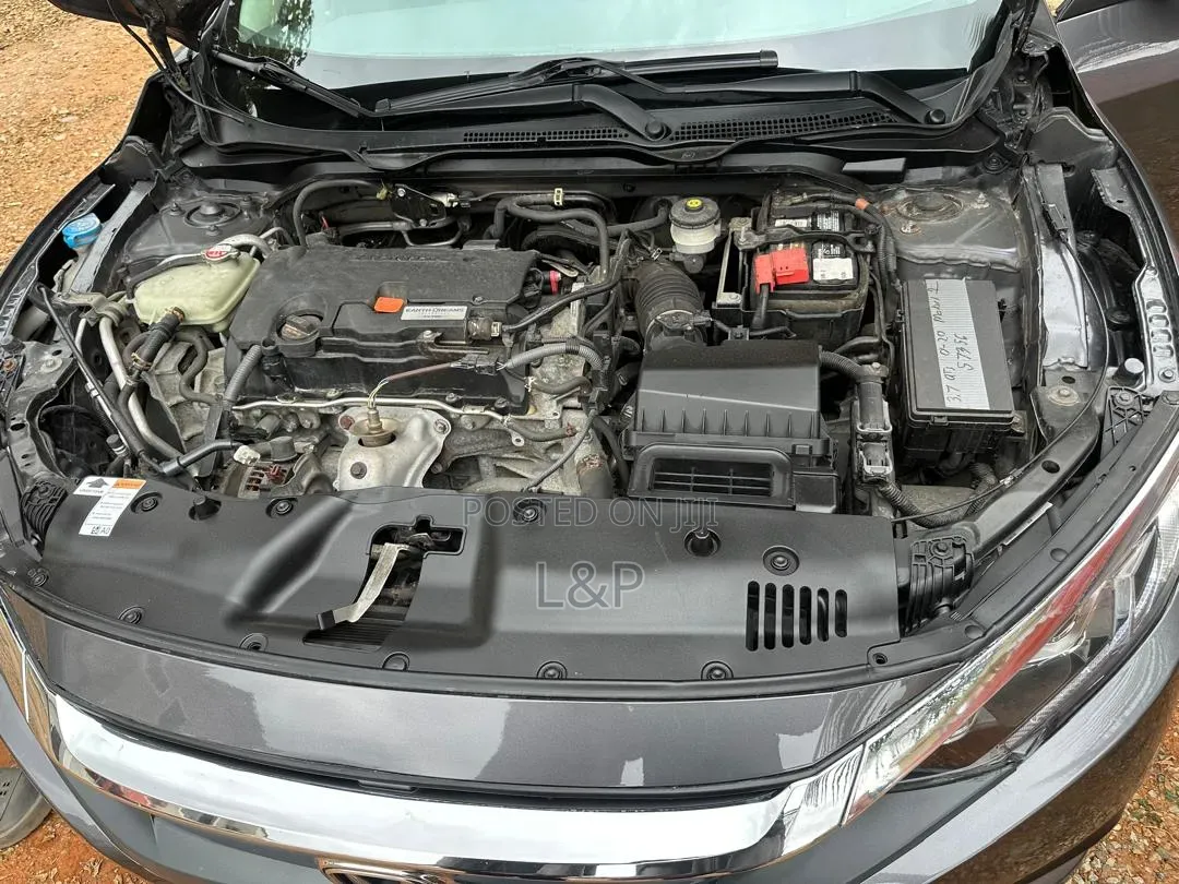 Honda Civic LX Sedan 2018 Silver