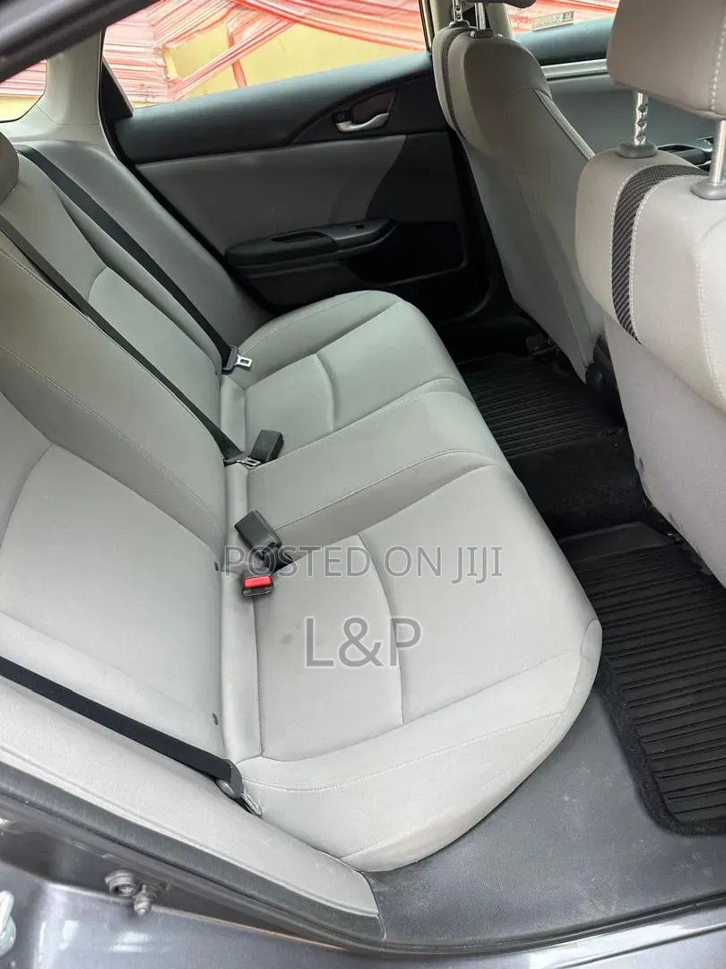 Honda Civic LX Sedan 2018 Silver