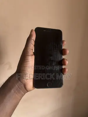Apple iPhone 8 Plus 64 GB Black