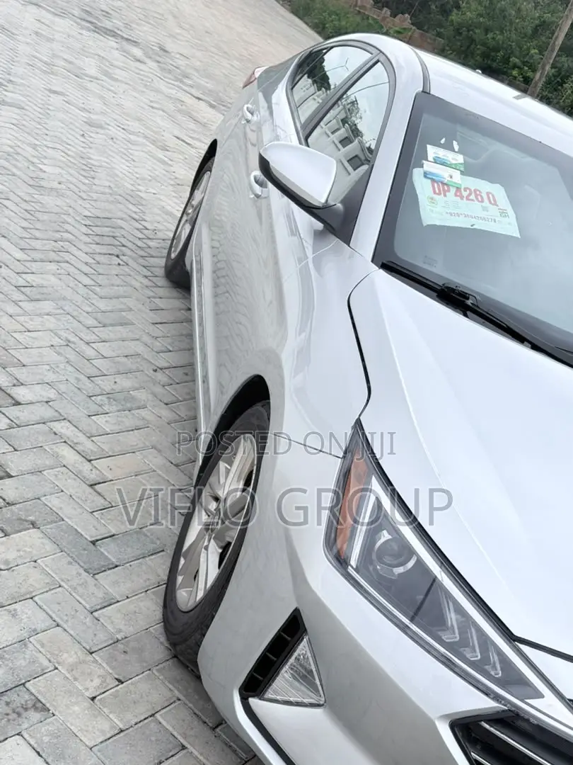 Hyundai Elantra SE 2020 Silver