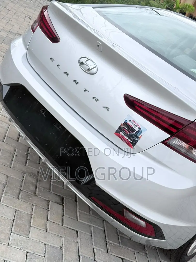 Hyundai Elantra SE 2020 Silver