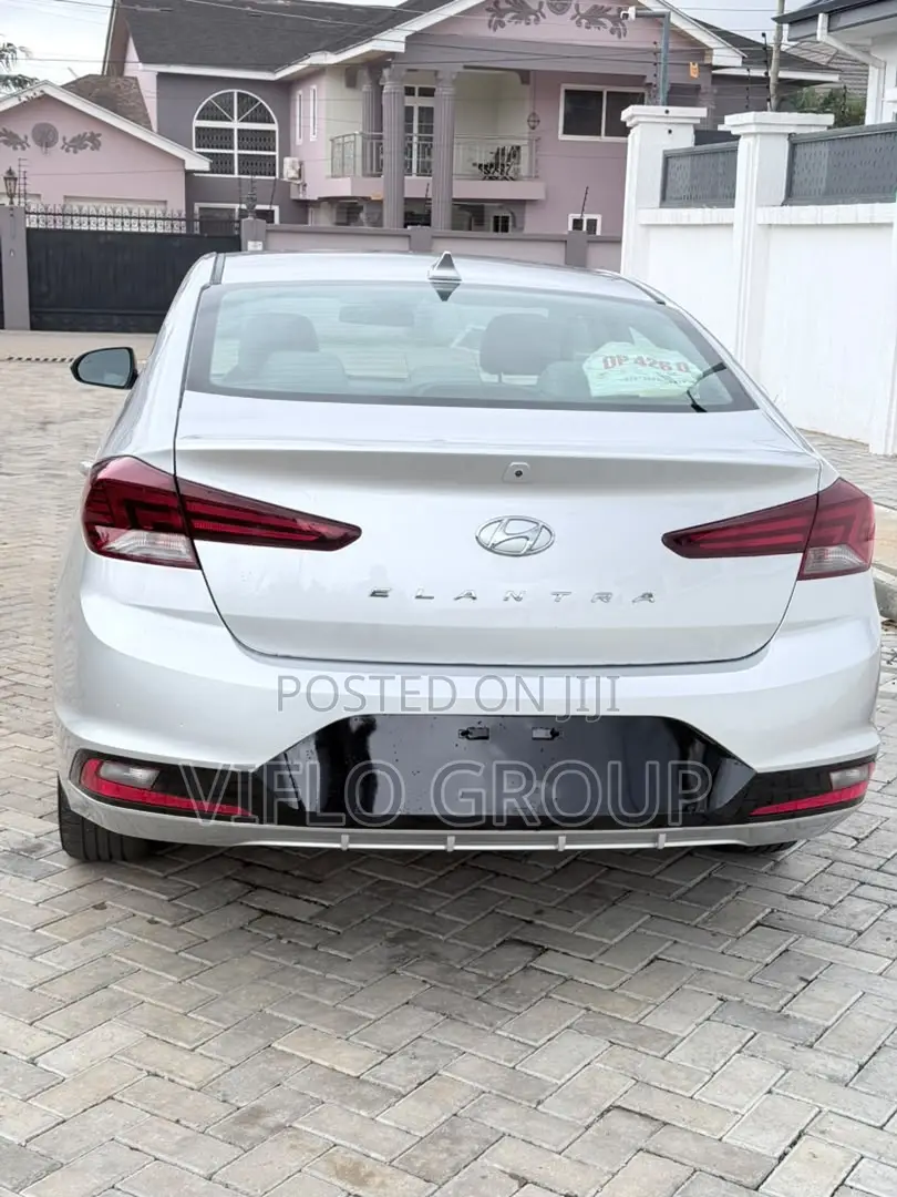 Hyundai Elantra SE 2020 Silver