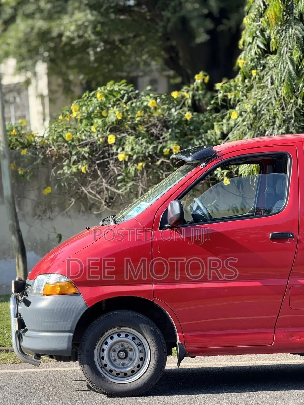 Toyota HiAce 2000 White