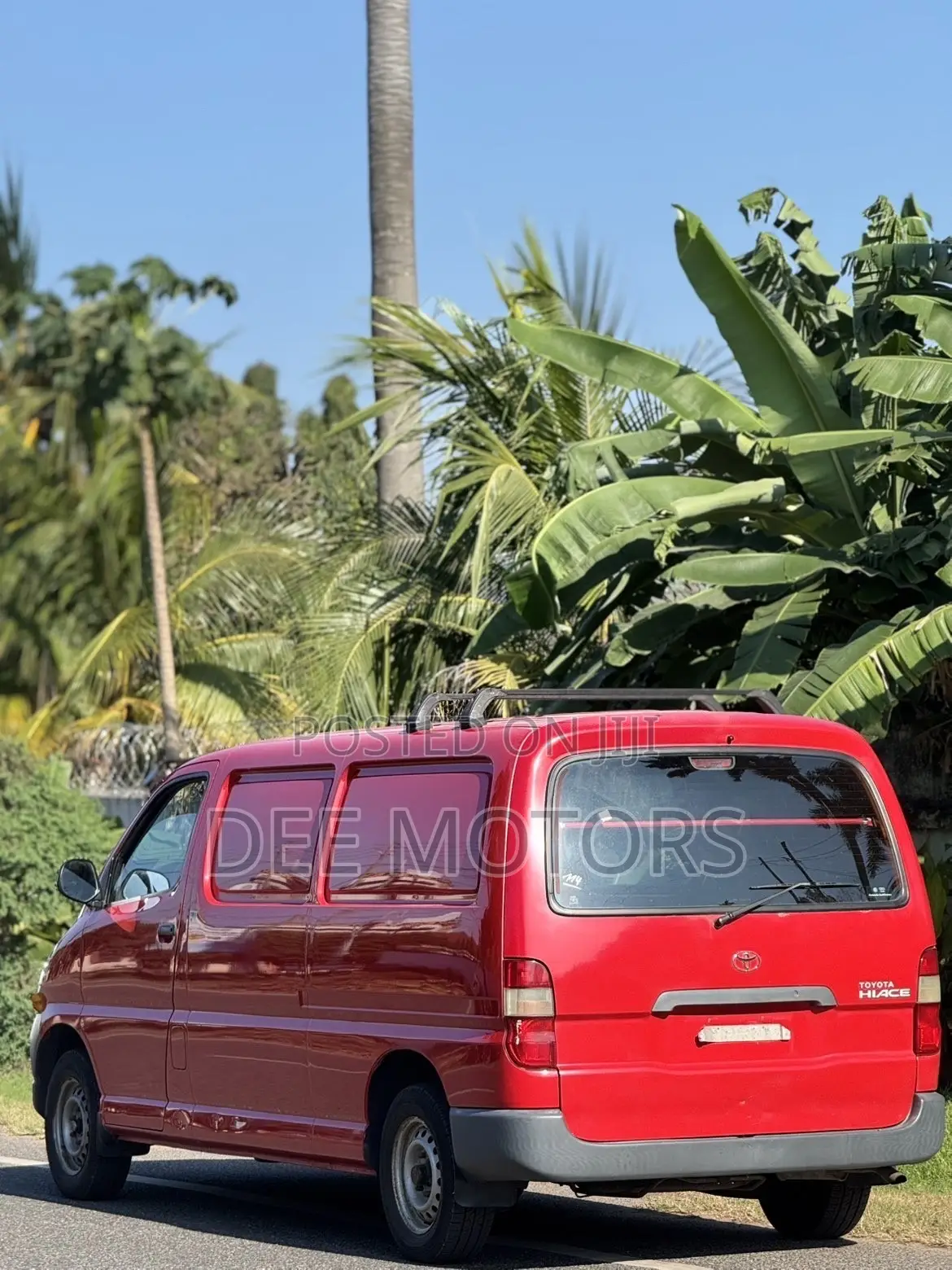 Toyota HiAce 2000 White
