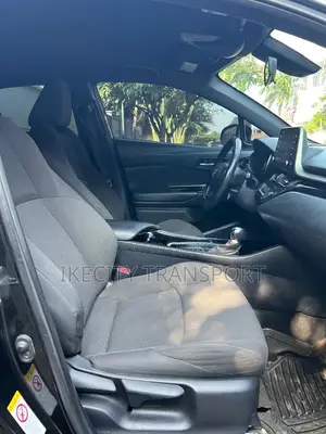 Toyota C-HR XLE FWD 2019 Black