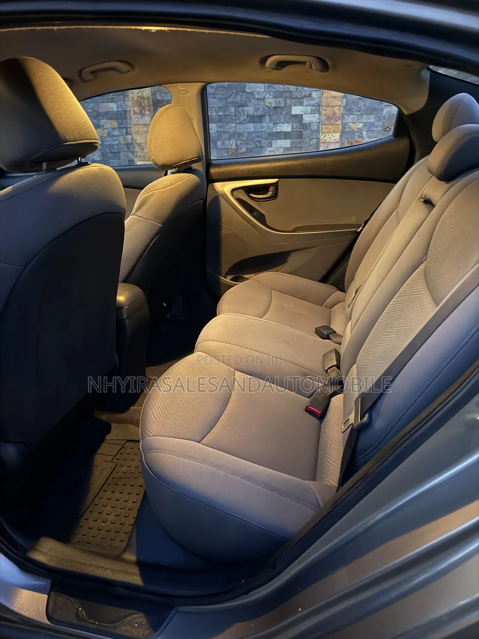 Hyundai Elantra GLS Sedan FWD (1.8L 4cyl 6M) 2013 Gray
