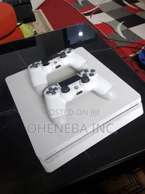 Special Edition PS4 Slim 1TB + Games + 2 Controllers
