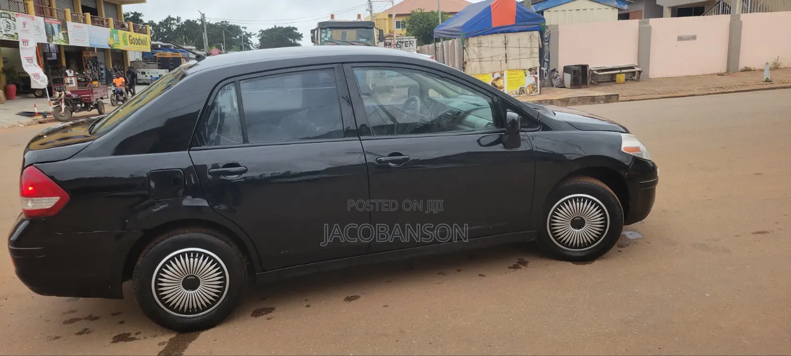 Nissan Versa 2010 Black