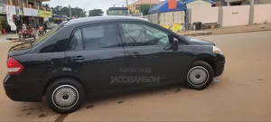 Nissan Versa 2010 Black