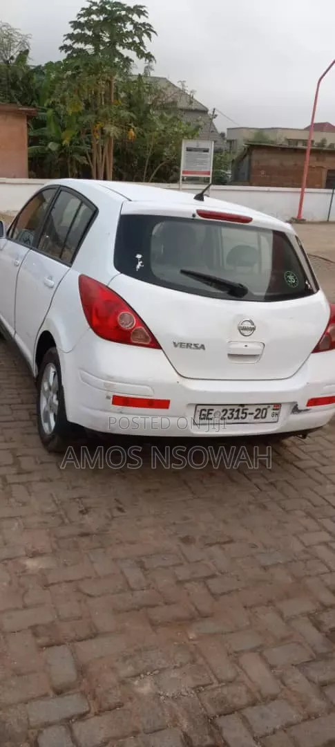 Nissan Versa 2007 White