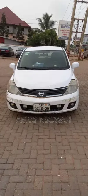 Nissan Versa 2007 White