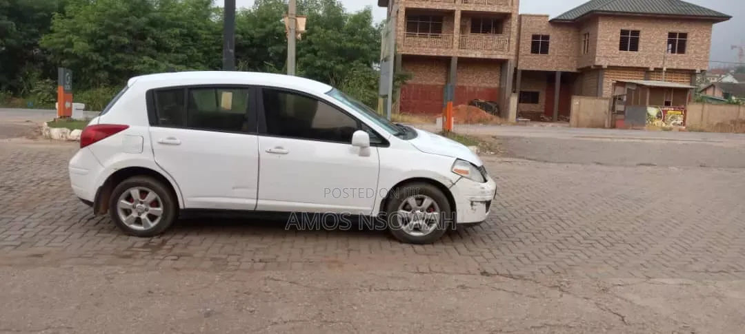 Nissan Versa 2007 White