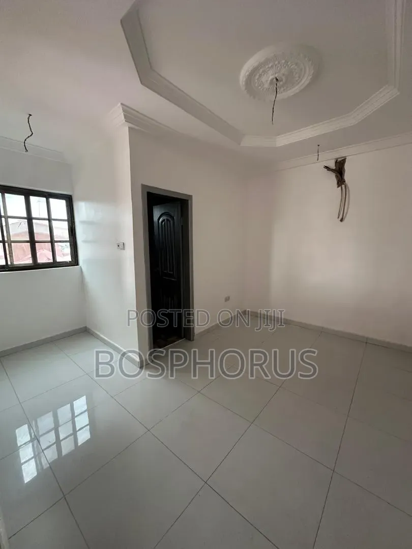 15bdrm House in Kwashiman, A-Lang for sale