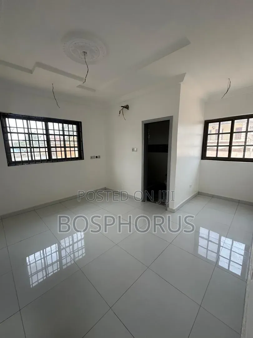 15bdrm House in Kwashiman, A-Lang for sale