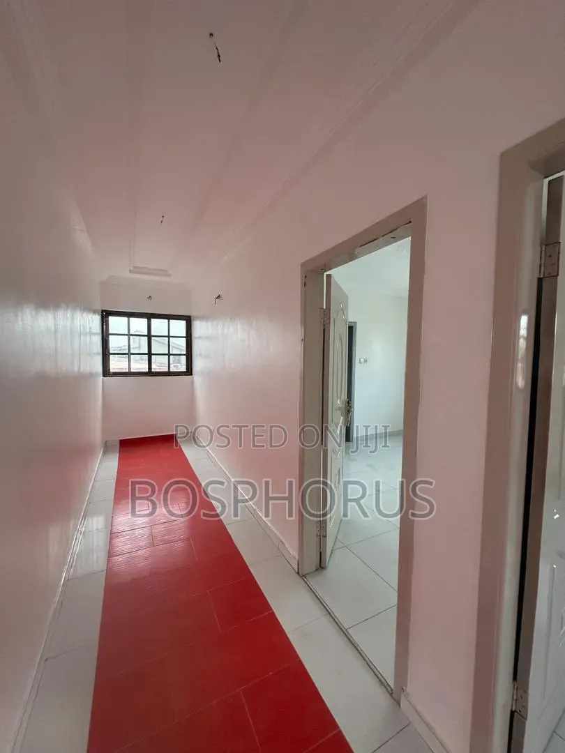 15bdrm House in Kwashiman, A-Lang for sale