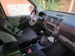 Nissan Navara 2016 Brown