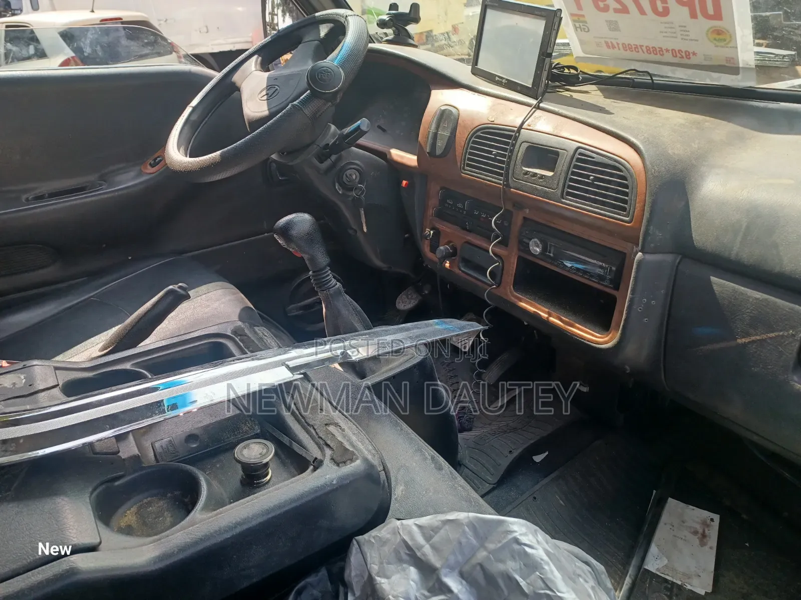 Hyundai H-100 2004 White
