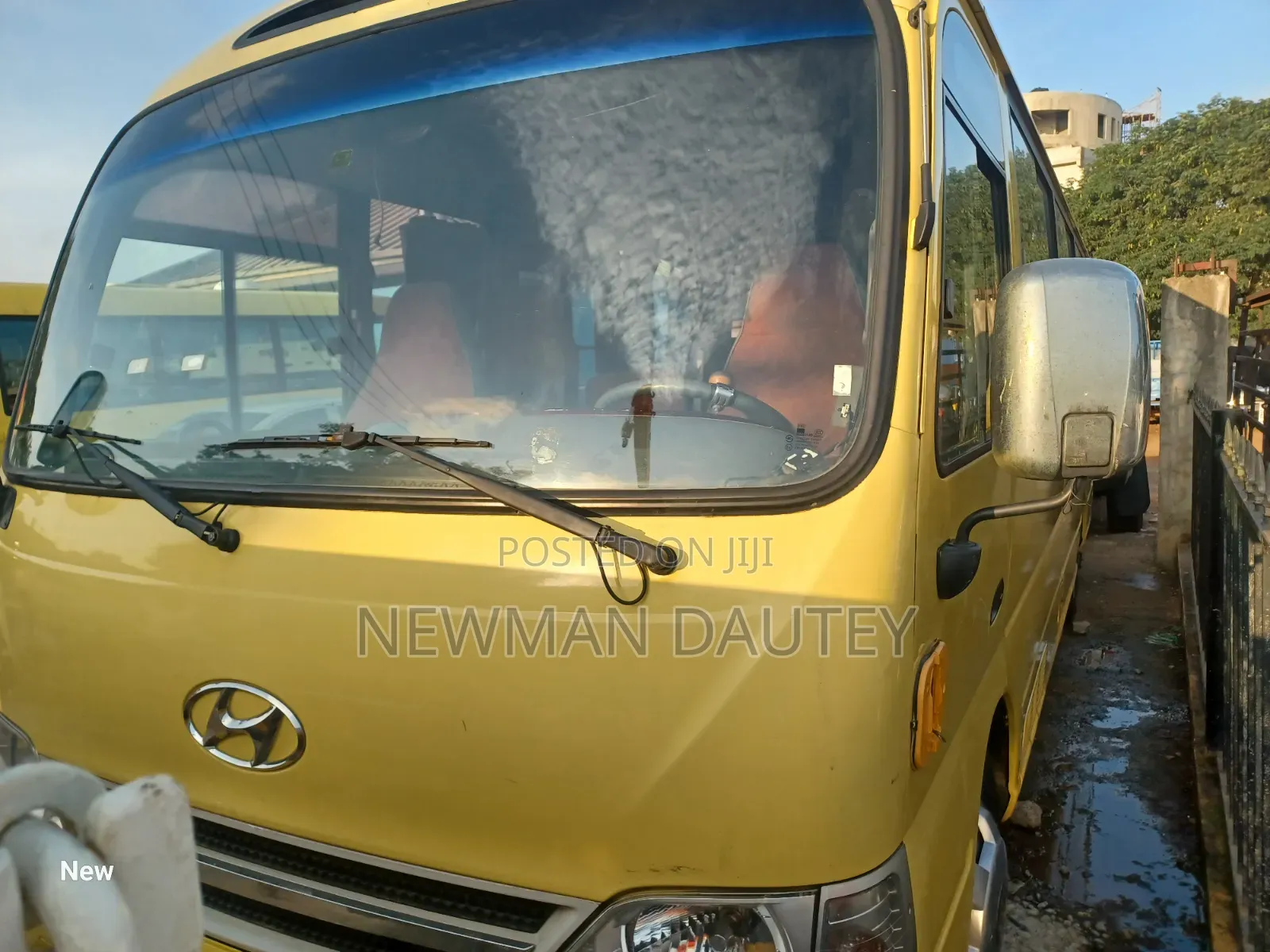 Hyundai County 2015 Yellow