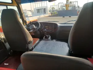 Hyundai County 2015 Yellow