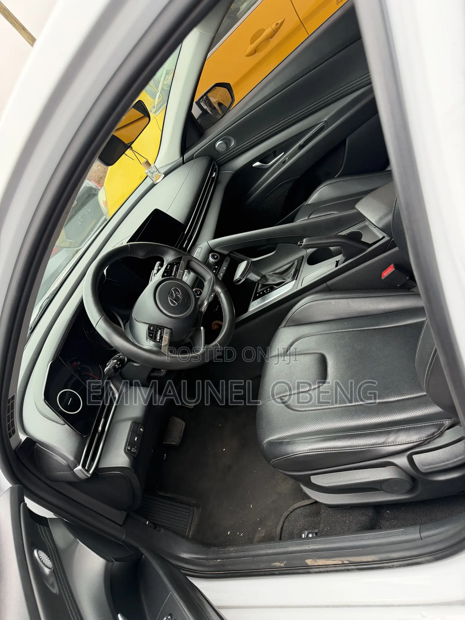 Hyundai Elantra 2022 White