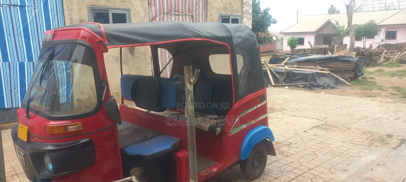 Bajaj RE 2015 Red