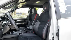 Toyota Hilux 2024 White