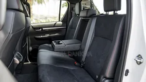 Toyota Hilux 2024 White