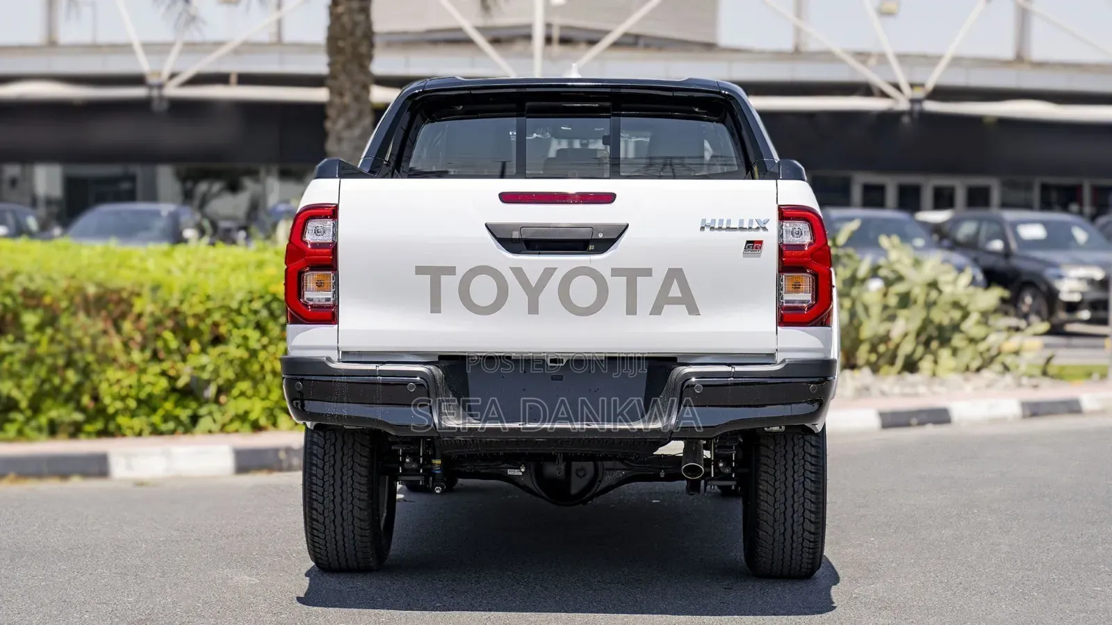 Toyota Hilux 2024 White