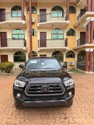 Toyota Tacoma SR5 Double Cab 6' Bed V6 AT 2023 Black
