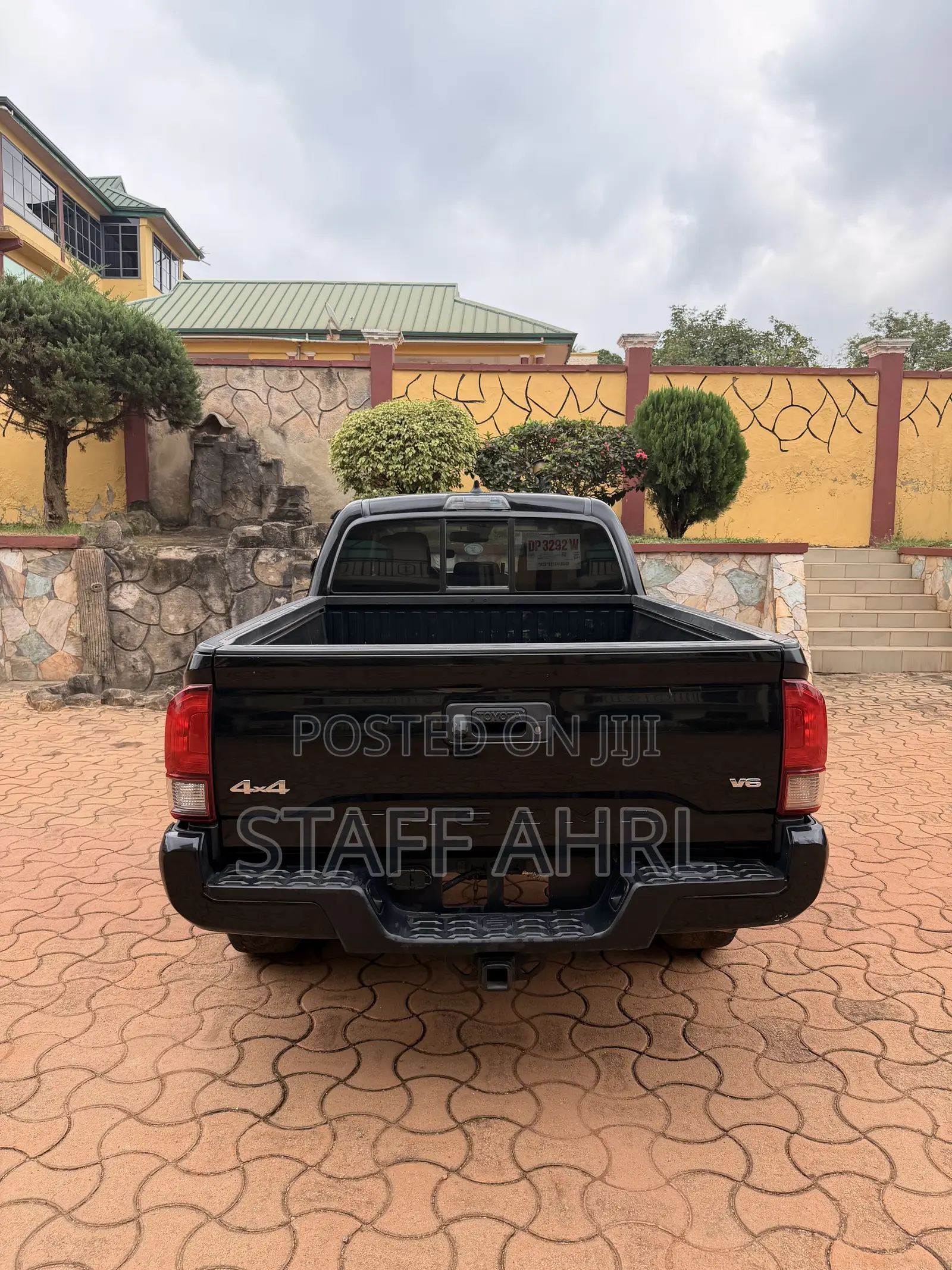 Toyota Tacoma SR5 Double Cab 6' Bed V6 AT 2023 Black