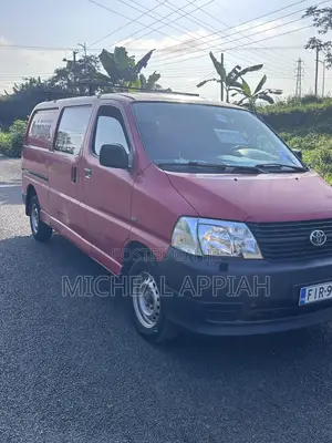 Toyota HiAce 2008 Red