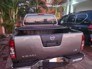 Nissan Navara 2016 Brown