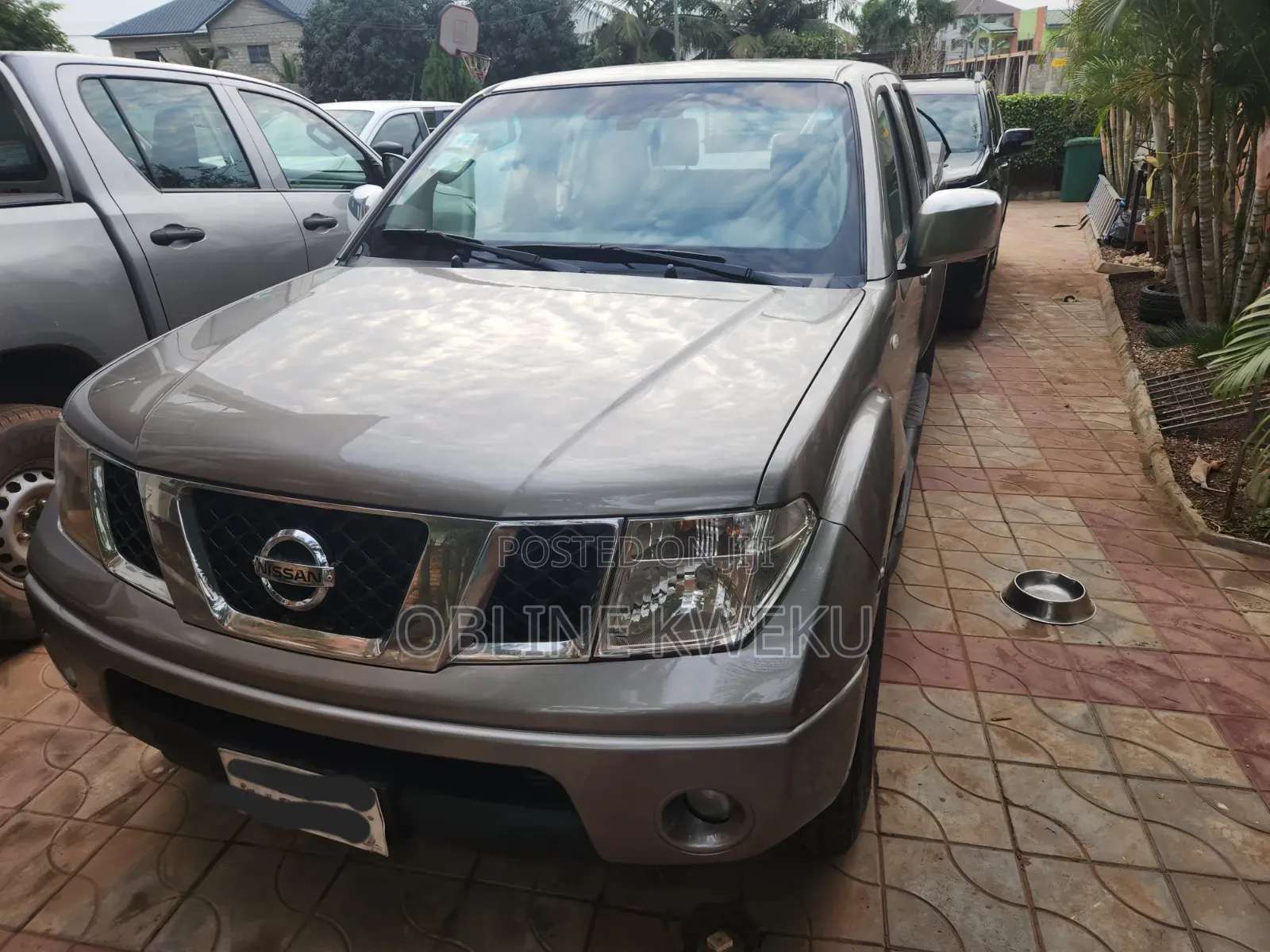 Nissan Navara 2016 Brown