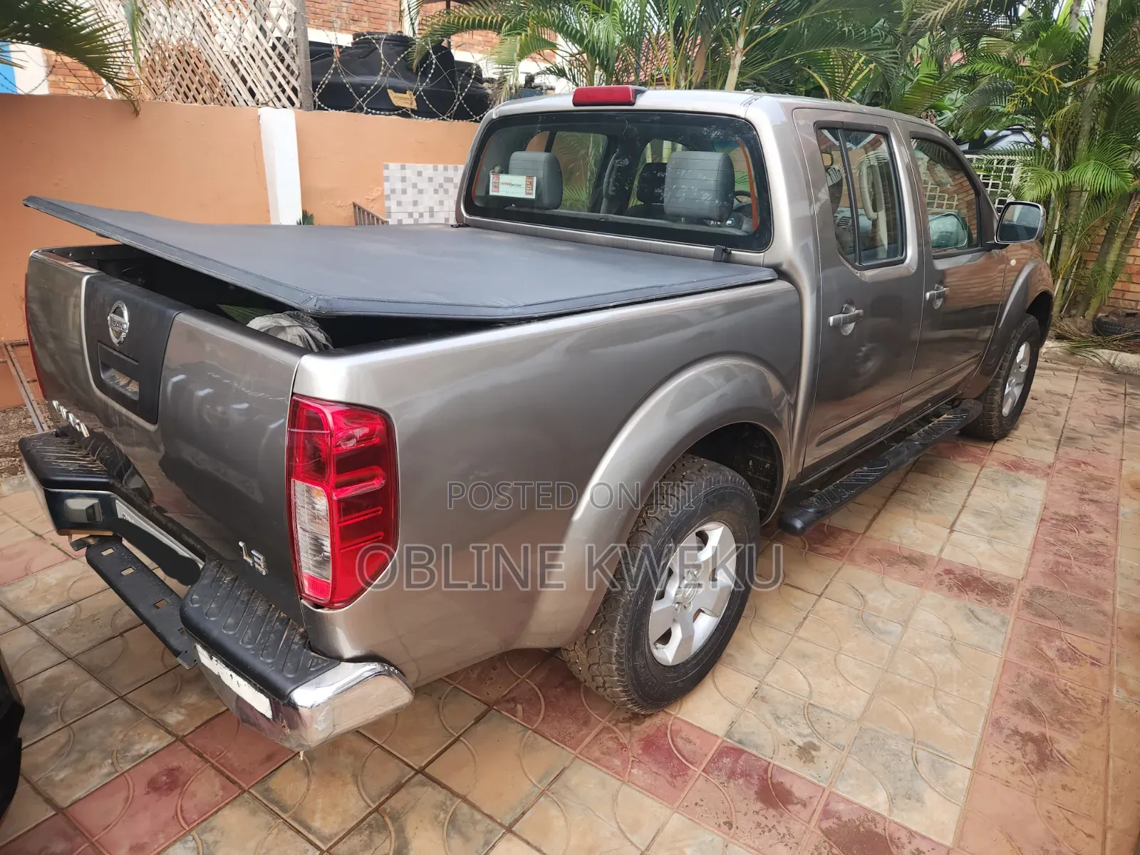 Nissan Navara 2016 Brown