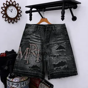Short Jeans
