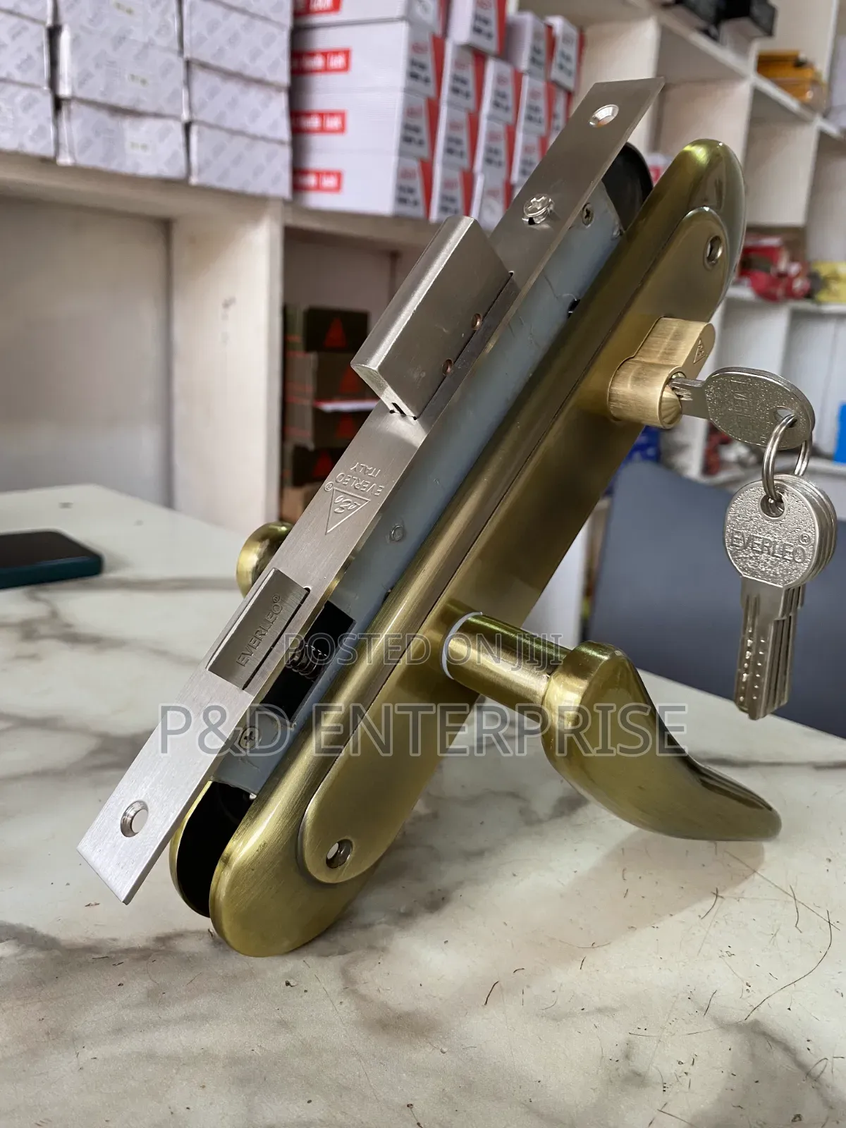 Quality EVALEO Lock. (Curved Handle)