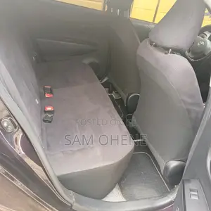 Toyota Vitz 1.3 AWD 5dr 2015 Burgundy